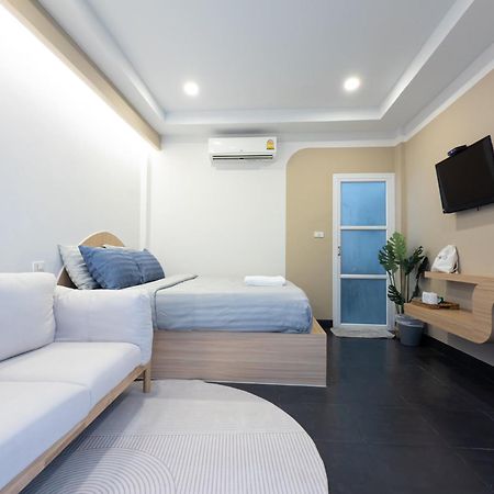 The Seathru Koh Larn Hotel Pattaya Bagian luar foto