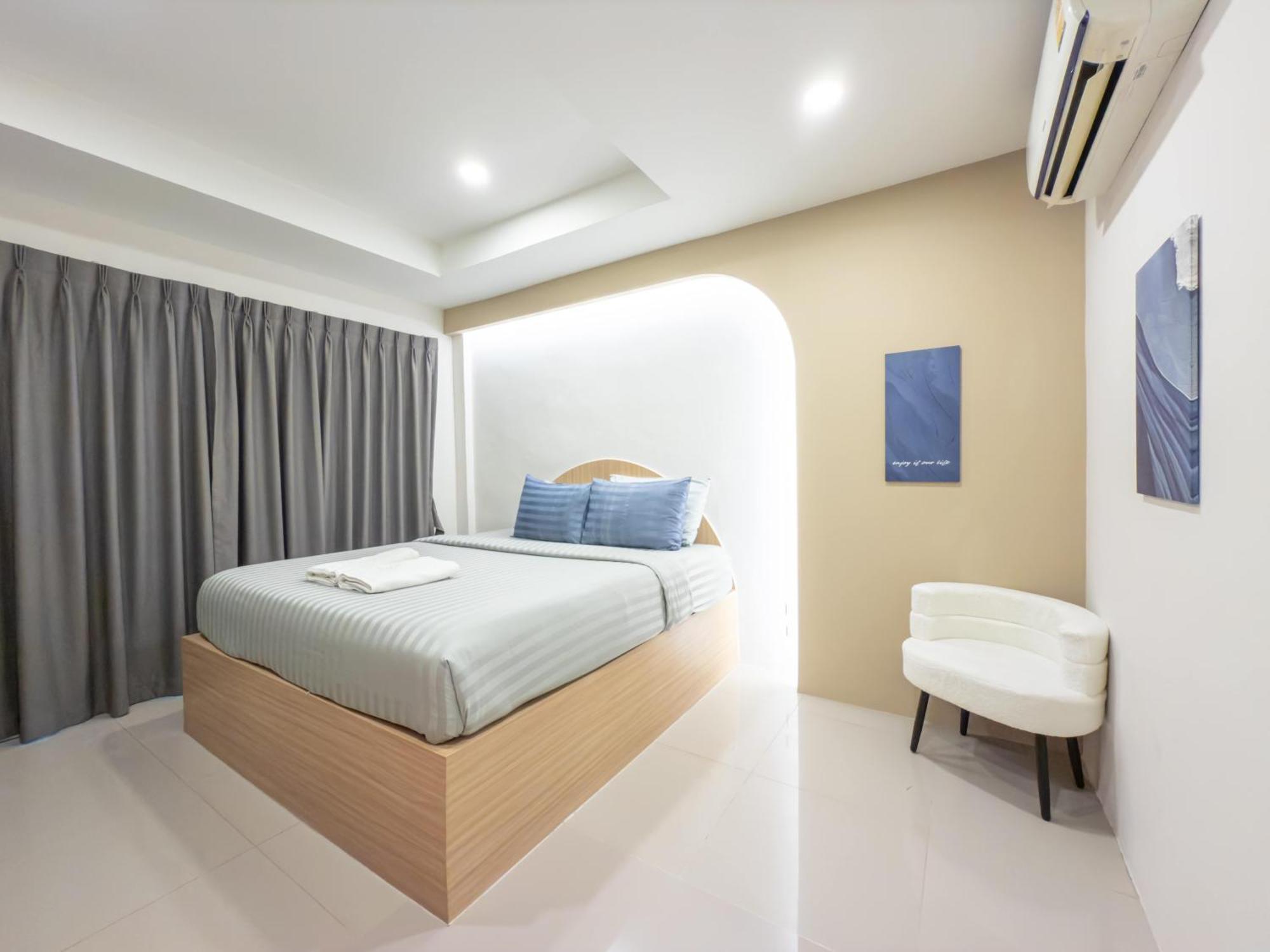 The Seathru Koh Larn Hotel Pattaya Bagian luar foto