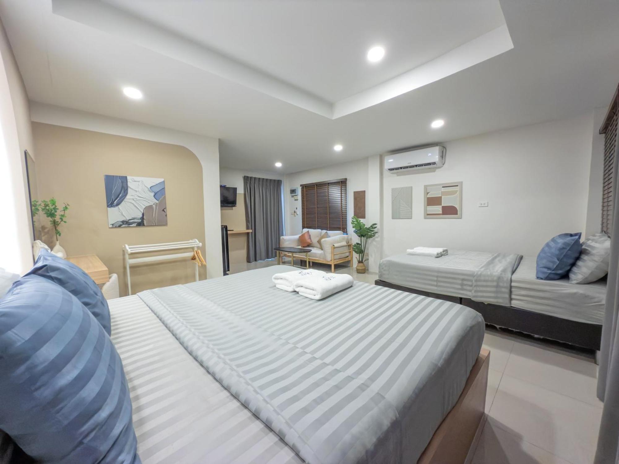 The Seathru Koh Larn Hotel Pattaya Bagian luar foto