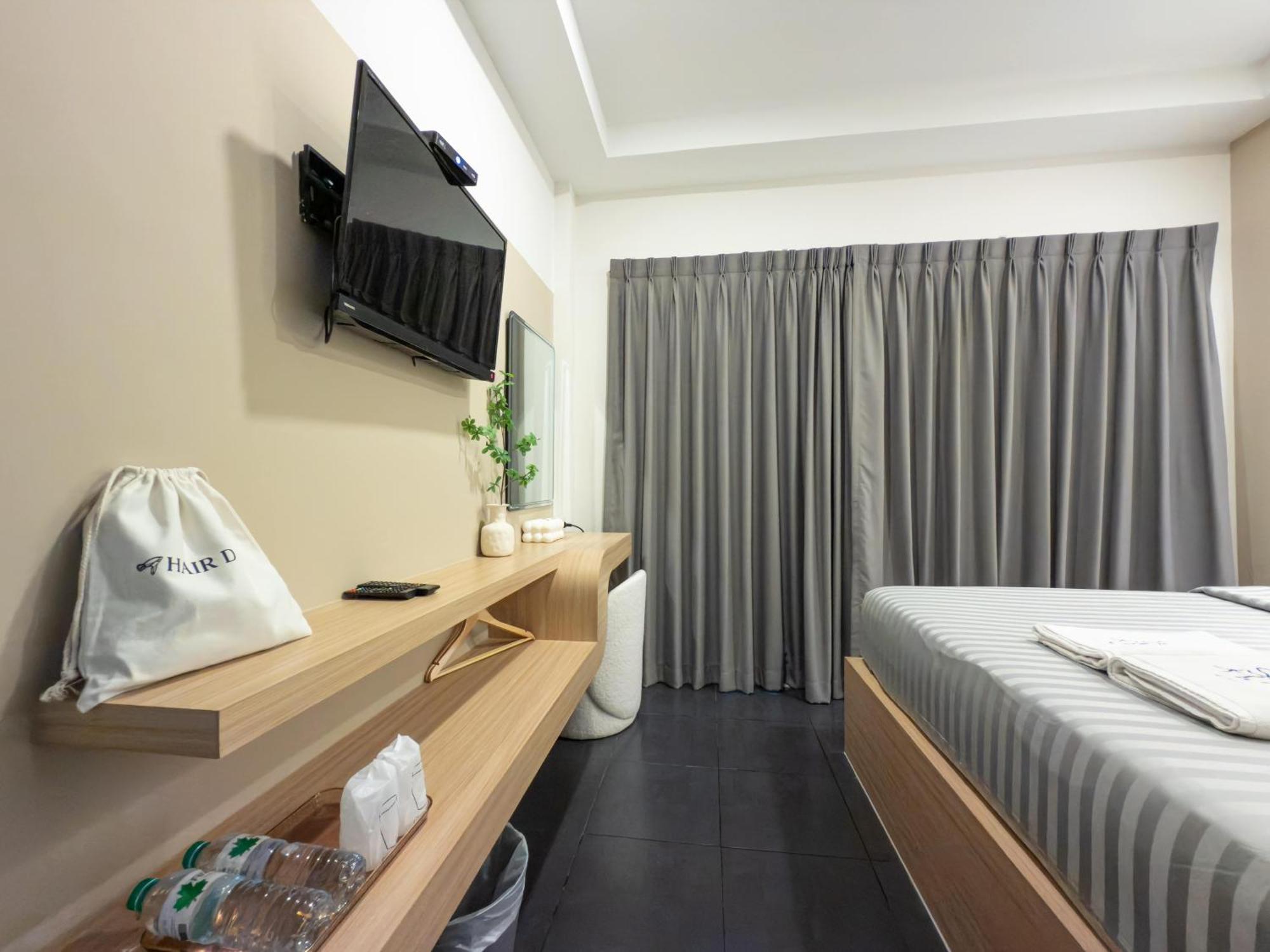 The Seathru Koh Larn Hotel Pattaya Bagian luar foto