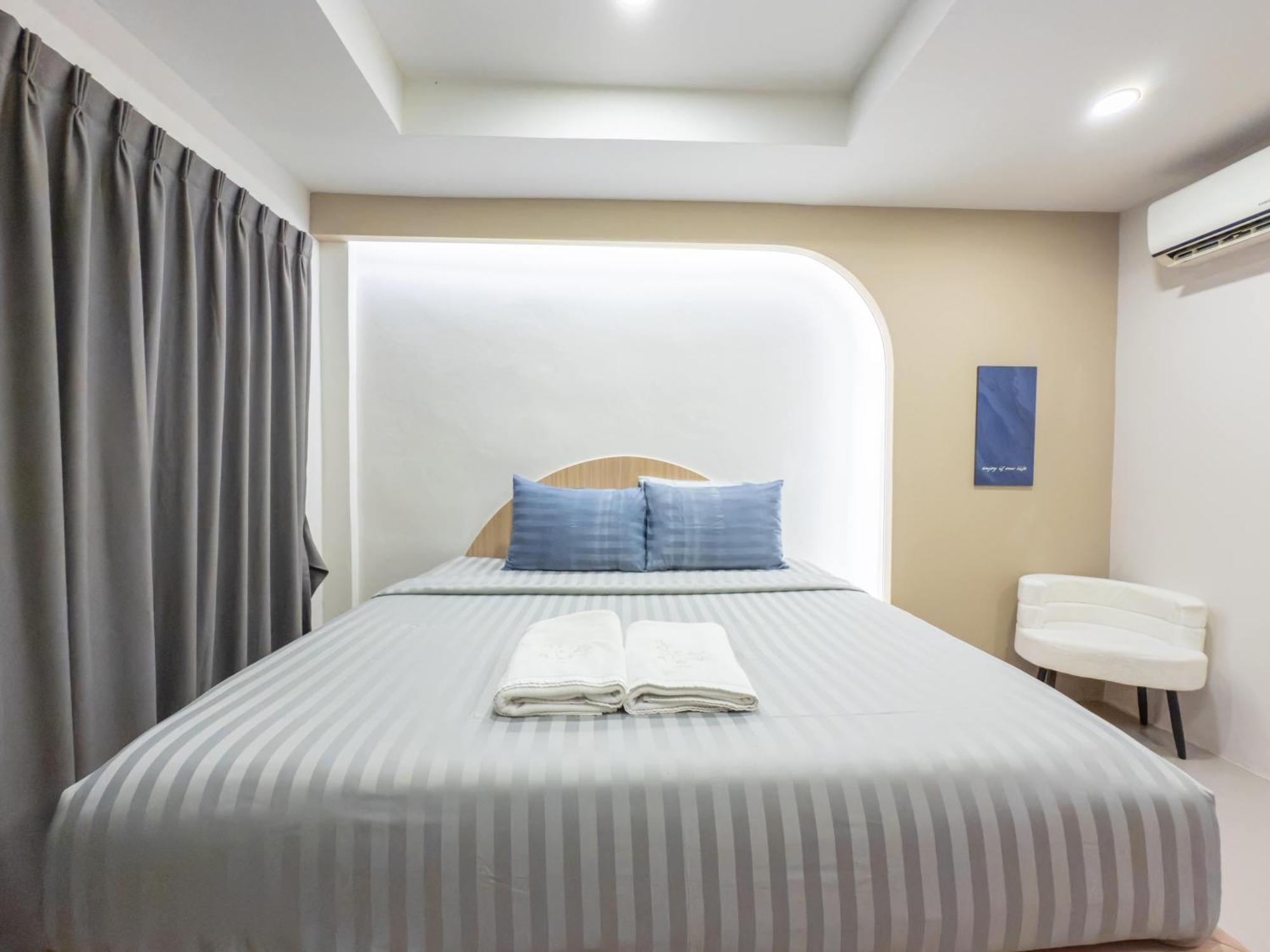 The Seathru Koh Larn Hotel Pattaya Bagian luar foto